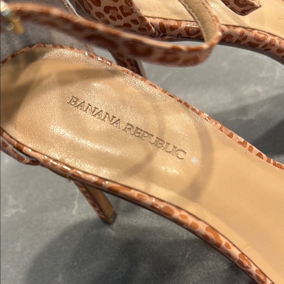 Banana Republic Tan Brown Stiletto Heels - Picture 2 of 9